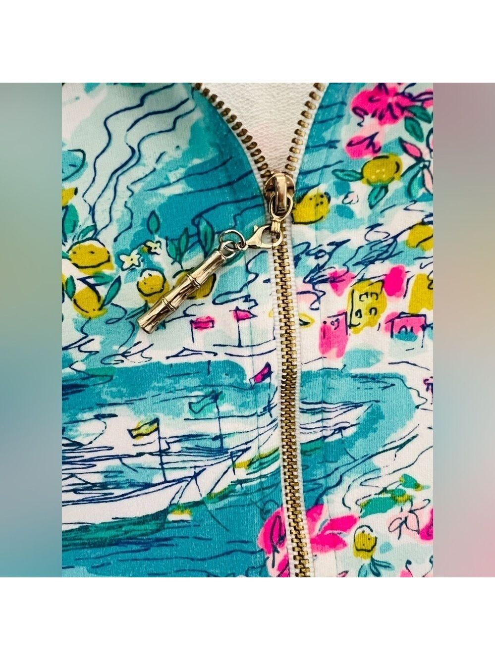 Lilly Pulitzer Skipper Popover
Rare Print Postcards From Positano
UPF 50+
Small - Picture 6 of 9